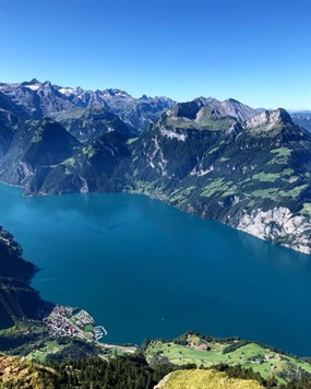 绿色大自然山水风景图片